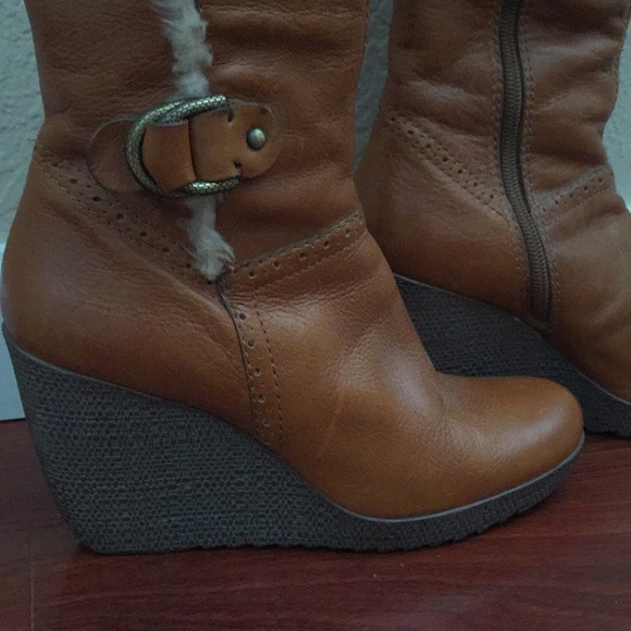 Woman’s boots - Picture 3 of 5